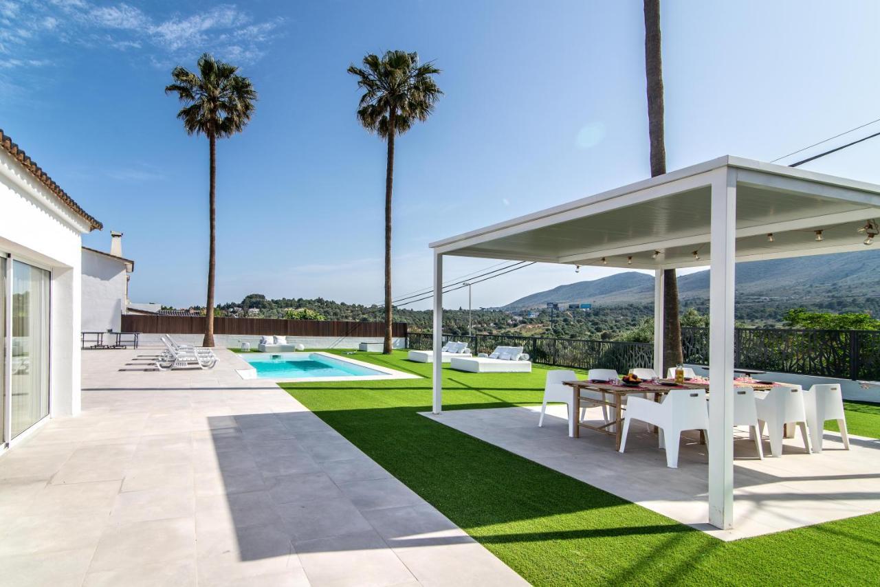 Palm Tree Villa - 5Bdr Paradise Pool / Chill Out Beds Torremolinos Eksteriør bilde