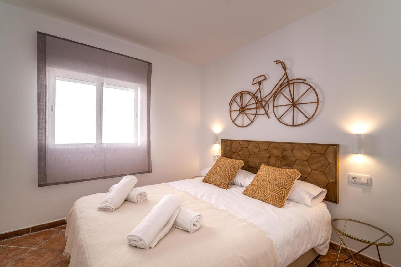 Palm Tree Villa - 5Bdr Paradise Pool / Chill Out Beds Torremolinos Eksteriør bilde