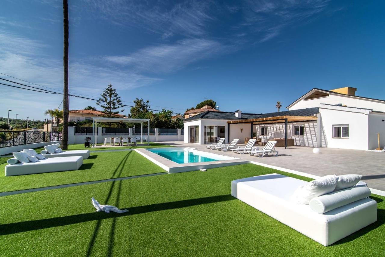 Palm Tree Villa - 5Bdr Paradise Pool / Chill Out Beds Torremolinos Eksteriør bilde